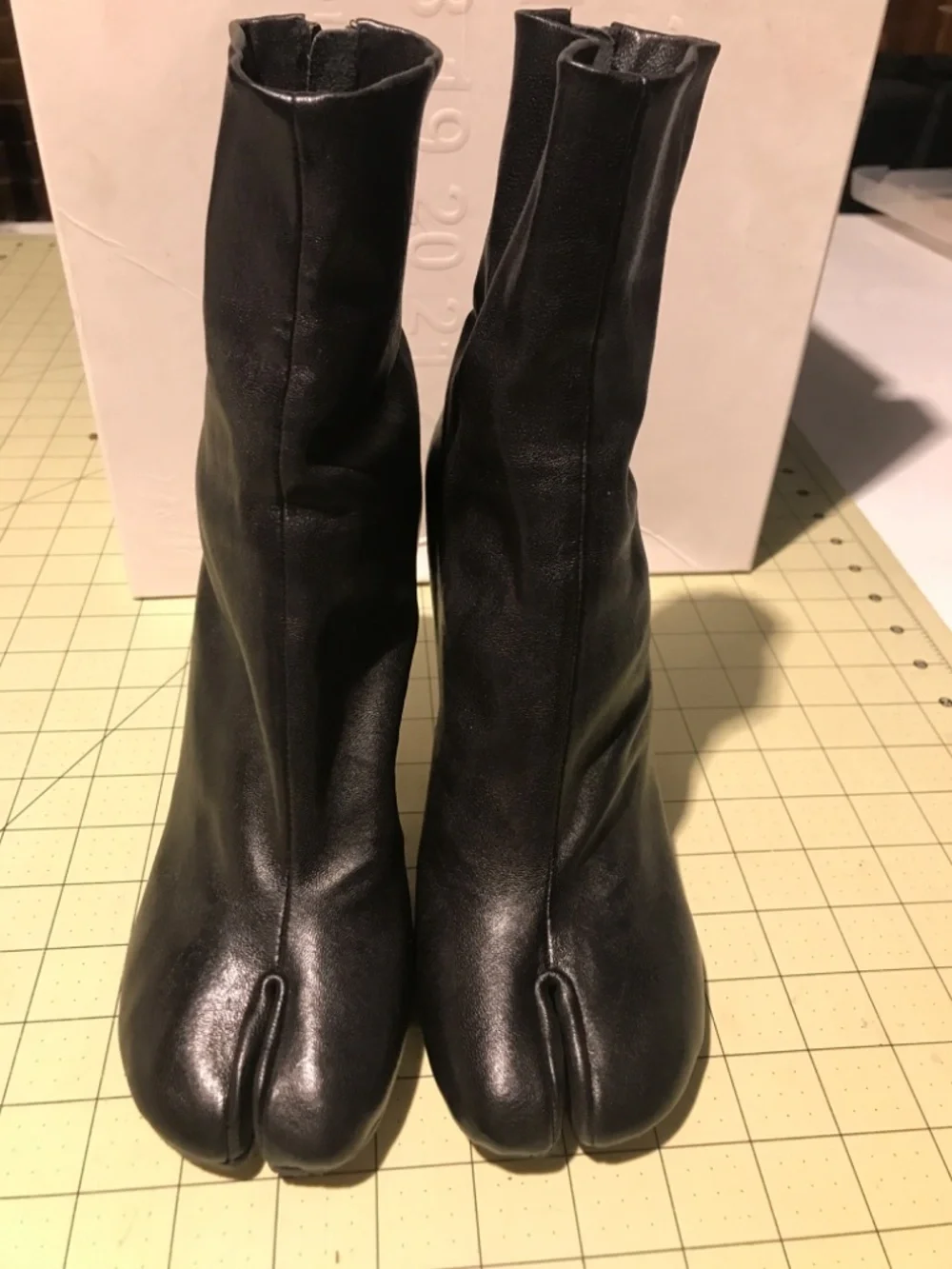 Maison Martin margiela tabi  boots black lamb leather 37.5 excellent
